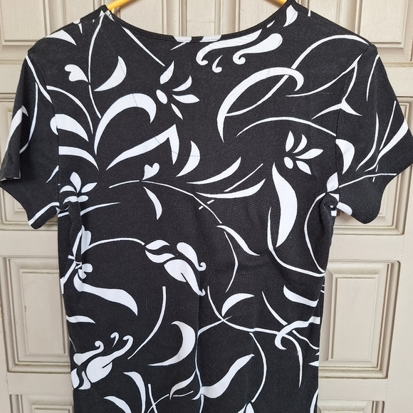 Chico's Tee Sz0 Short Sleeve blk/Wht Floral Round Neck Good Shape Machine Wash - Picture 5 of 7